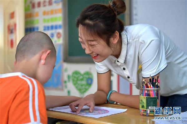 （在習近平新時代中國特色社會主義思想指引下——新時代新作為新篇章·總書記關心的百姓身邊事·圖文互動）（4）特別的愛，給特別的你——特殊教育的別樣風景